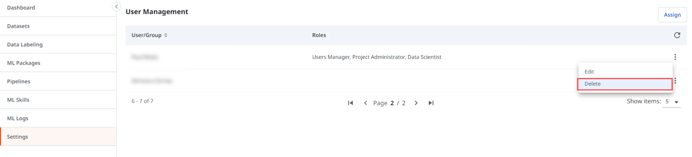 Screenshot mit der Schaltfläche „Löschen“ in UiPath AI Center, Seite „Benutzerverwaltung“.