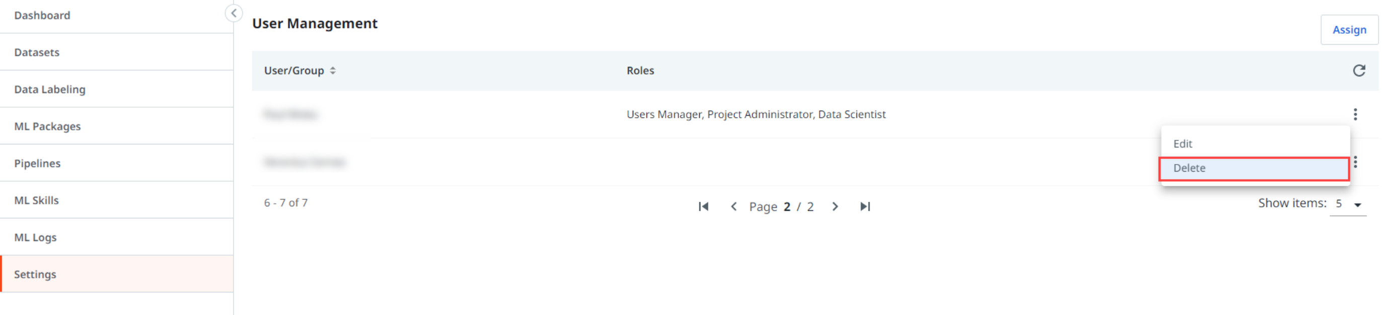 Screenshot mit der Schaltfläche „Löschen“ in UiPath AI Center, Seite „Benutzerverwaltung“.