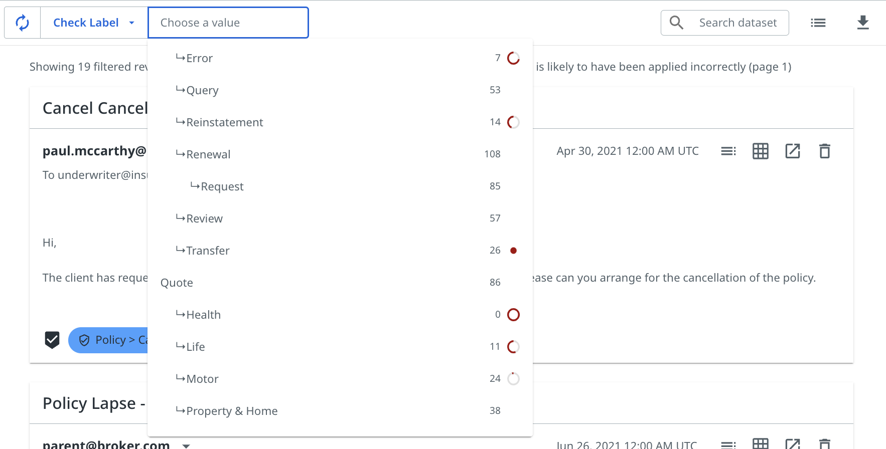 Dropdownmenü für die Sortierreihenfolge mit der Anzahl der angehefteten Beschriftungen und Beschriftungswarnungen.