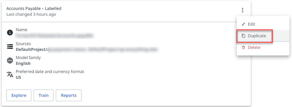 この図は、データセット カードの [複製] オプションを示しています。