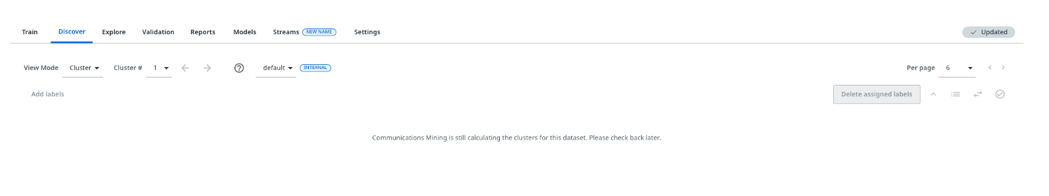 Esta imagem descreve uma página Descobrir vazia enquanto os clusters estão sendo gerados.